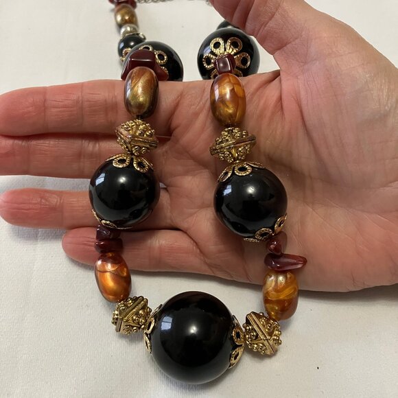 Vintage-style Bead Fashion Costume Black Amber & Gold Tone Necklace & Earrings - Picture 1 of 9